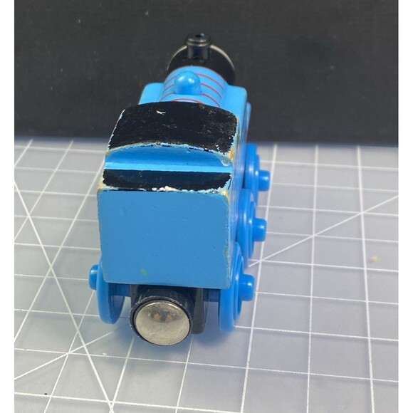 2003 Thomas & Friends "Thomas" Tank Engine Wooden Railway Train Magnetic Coupler - Picture 2 of 5